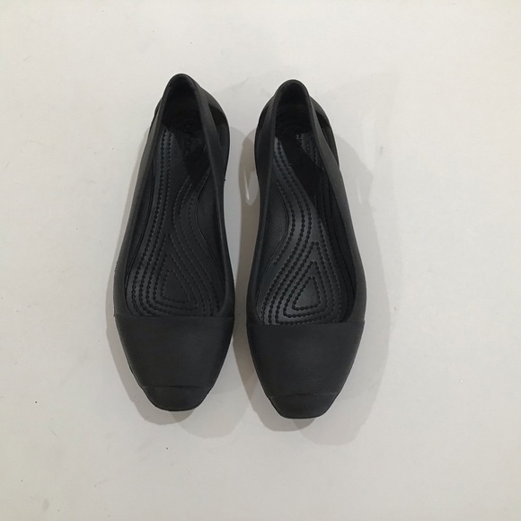 Crocs Black size 7 excellent preowned condition flats - Picture 1 of 5